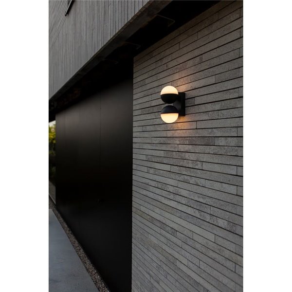 Lámpara de pared LED exterior doble en forma de globo LOOMA, con luz giro 270º, 15,6W 2300Lm, 3000K