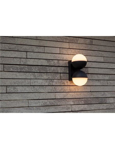 Candeeiro de parede LED duplo para exterior em forma de globo LOOMA, com luz giratória 270º, 15,6W 2300Lm, 3000K