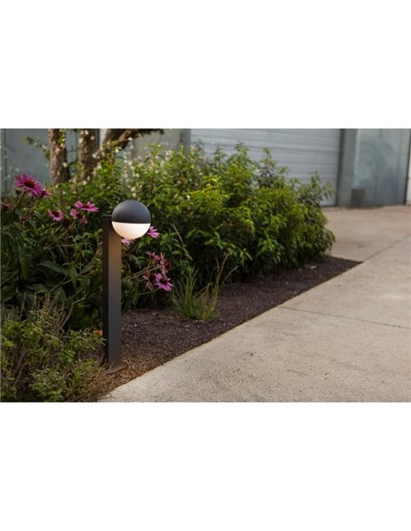 Farol externo LOOMA, em forma de globo que gira 270º, E27, 70cm de altura