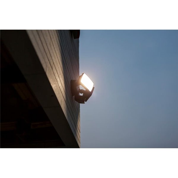 Foco doble reflector de seguridad CHIMERA con luz brillante 5000K, sensor PIR, 21W 3000Lm