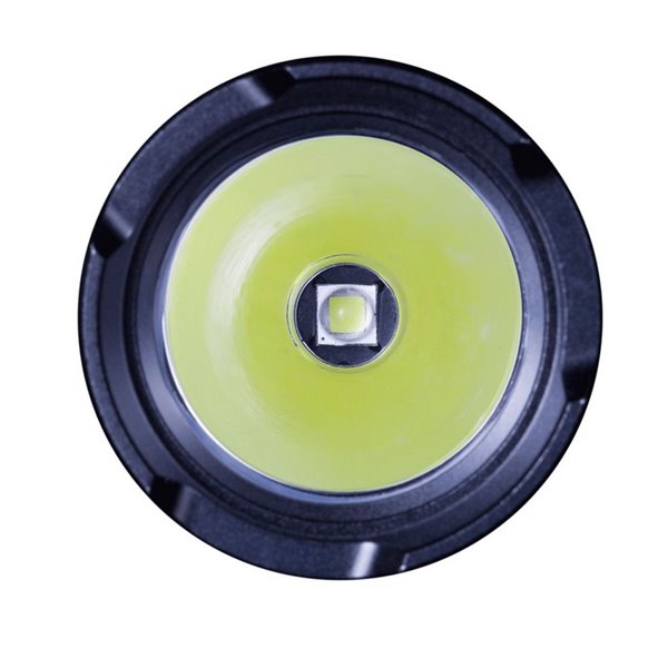 Lanterna Manual LED EF1 830 Lumens 270 metros Alcance IP54