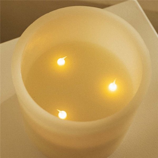 Vela LED con 3 mechas efecto llama, luz cálida, DOLO, cuadrada 15cm, x2 pilas - exterior/interior