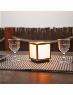 Farolillo LED de sobremesa cuadrado con luz cálida VEGA, con panel solar y batería recargable, 12x12cm - exterior/interior 2