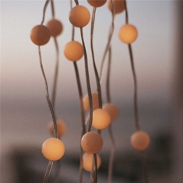 Guirlande LED d'extérieur 10 mètres GRISELDA, solaire et câble avec batterie rechargeable USB, lumière chaude - extérieur/intéri