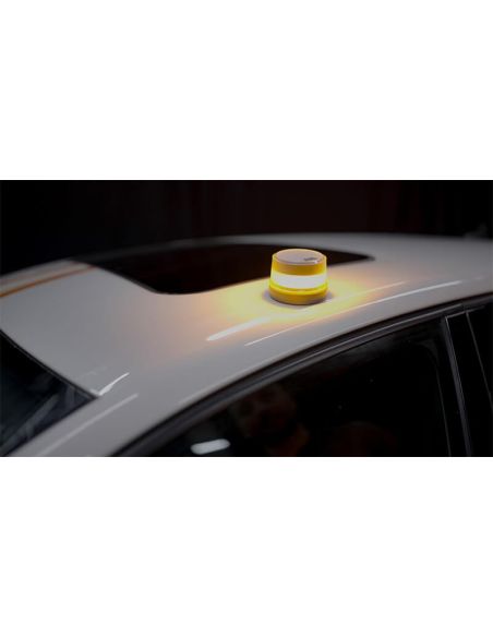 Luz de Emergencia V16 IoT OSRAM | vista  sobre vehículo