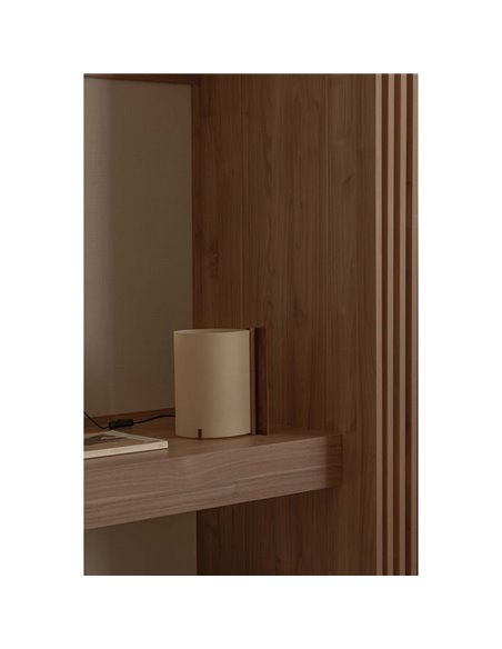 Lámpara de sobremesa CATA, con madera de nogal y pantalla papiro, 2W 2200K (luz super cálida)