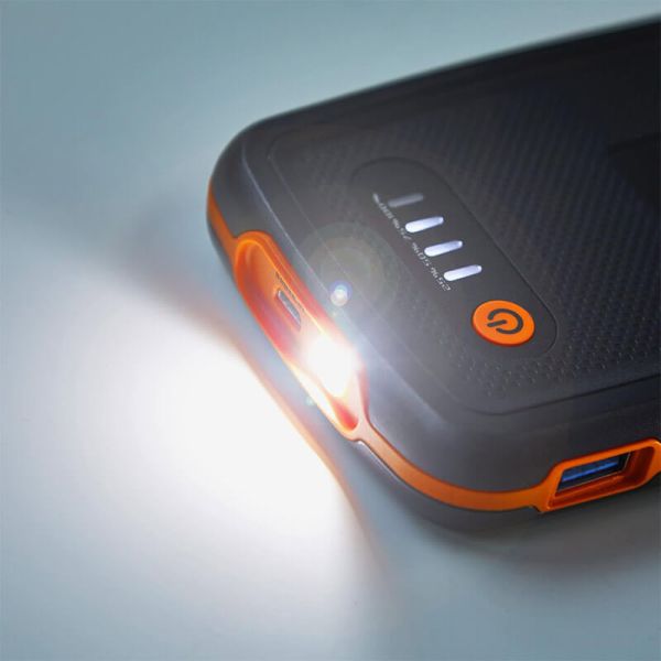 Linterna LED de Arrancador de Batería OSRAM BATTERYstart 200 - 12V, 6000mAh, Powerbank USB