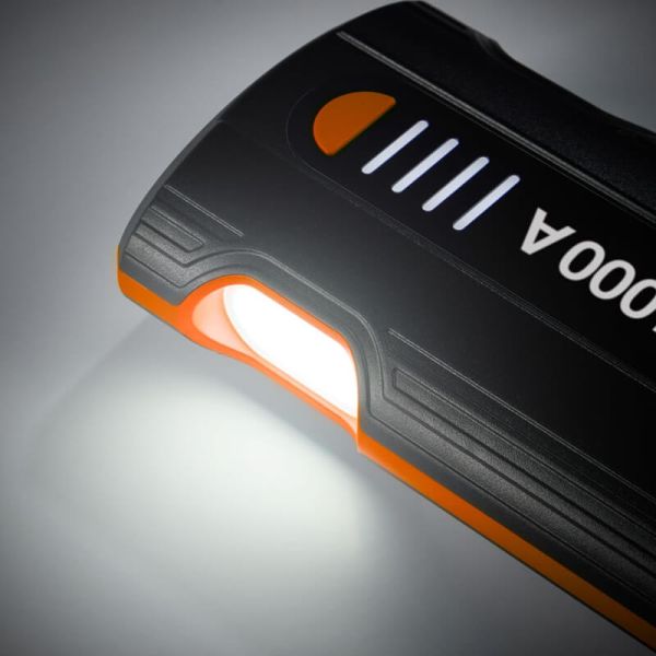 Lampe torche de démarrage OSRAM BATTERYjumpstart 1000 LED - 12 V, 8 000 mAh, fonction Boost, USB-C