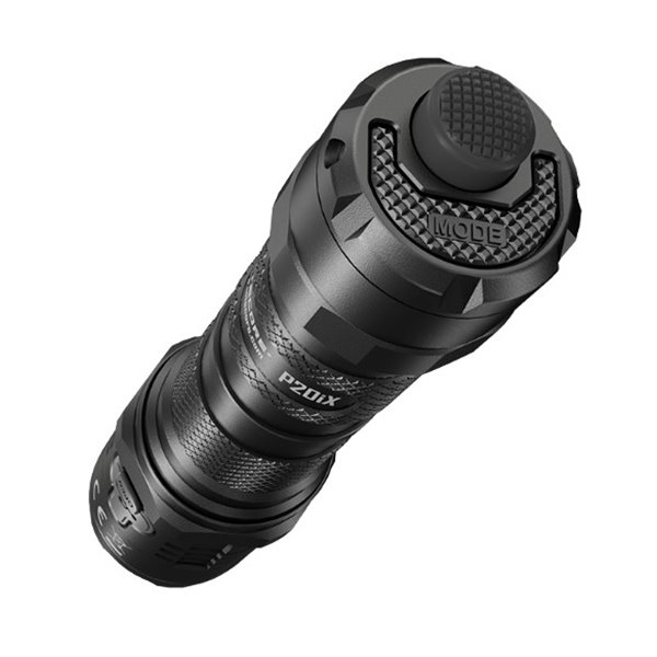 Linterna de mano LED P20iX muy potente 4000 lúmenes, efecto estroboscópico 221 metros alcance, recargable IP68