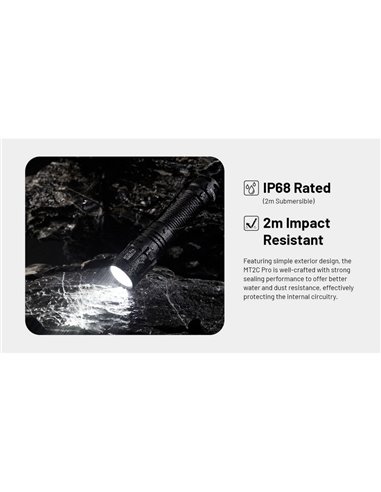 Lanterna LED compacta portátil MT2C PRO de 1800 lm com alcance de 520 m, bateria recarregável NL18650 de 3.600 mAh, IP68