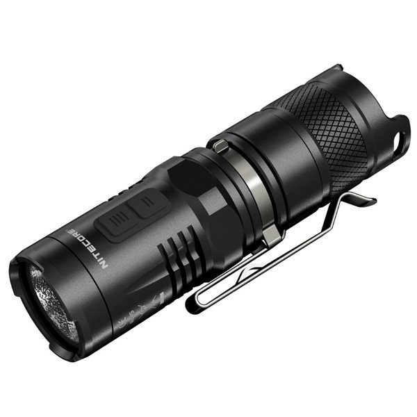 Linterna táctica MT10C 920Lm y 190m alcance, efecto estroboscópico, interruptor trasero y botón lateral IPX8