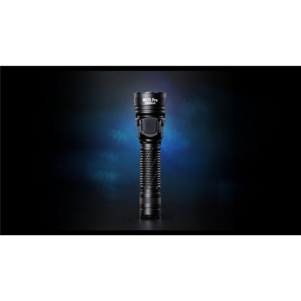 Linterna LED de mano MH25PRO 3300 lúmenes y alcance 705m, batería recargable USB-C NL2153HP 5,300mAh IP68