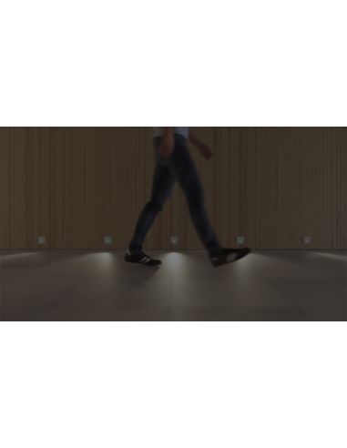 Luminária de sinalização LED embutida LAO 1,5 W com sensor e interruptor CCT – Branca ou preta, da Beneito Faure.
