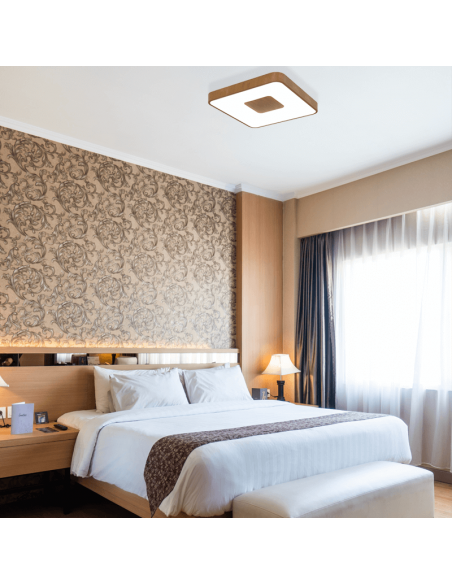 Luminária de teto LED quadrada com acabamento em madeira ambiente