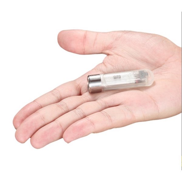 Linterna LED ultra ligera de mano TIKI GITD GREEN, brilla en la oscuridad 300Lm y alcance 71m IP66