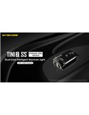 Linterna de mano Tini2 SS compacta y resistente, accesorio llavero 500Lm y 89m alcance, recargable USB-C Negra