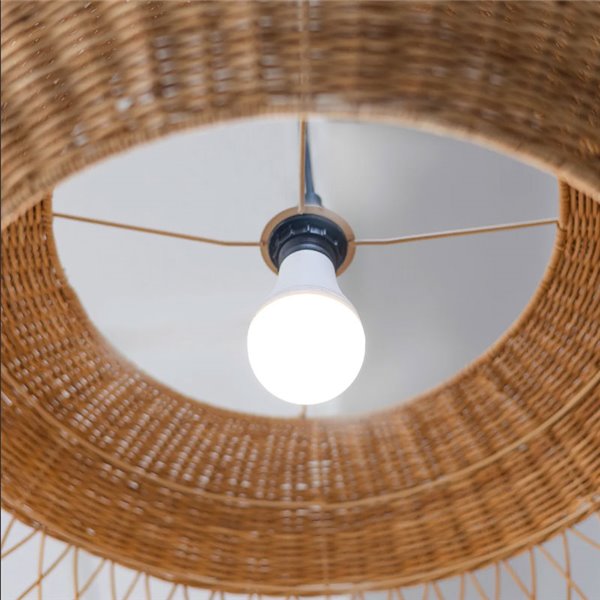 Bombilla portátil recargable E27 LAPERA, 350Lm, luz regulable y dimable con mando y temporizador