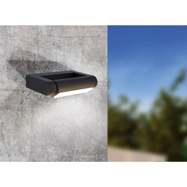 Aplique LED de pared BRIANZA, con cabezal giratorio 350º, negro 4,8W 550Lm 3000K, IP44
