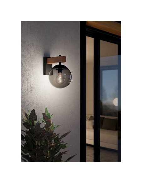 Aplique exterior BUFALATA con globo ahumado y base madera, E27, IP44