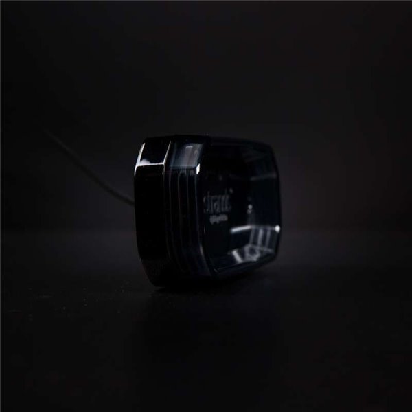 Luz trasera LED rojo FOR9T SCALE, diseño lineal innovador, 3,5W, 6000K, cable, 116,5x54x22 mm