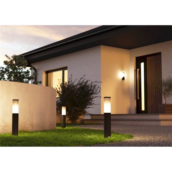 Baliza para exterior SALLE, negro con estructura de aluminio y plástico estriado, E27, IP54