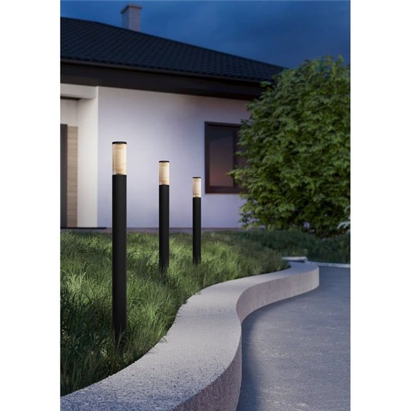 Baliza exterior SALLE, negra con estructura de alumino y plástico estriado, 110cm altura E27, IP54