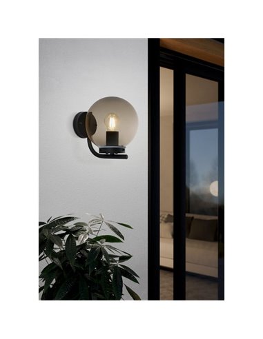 Luminária de parede externa TAVERNA, com estrutura em aço preto e cúpula em plástico preto transparente, E27, IP44