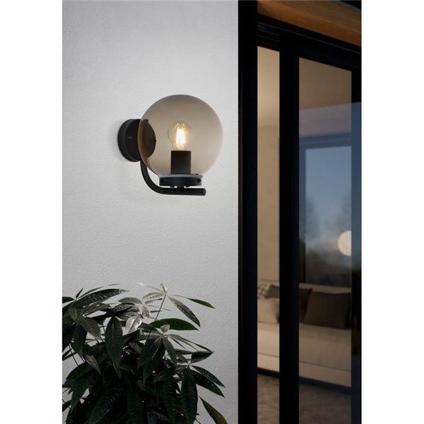 Aplique de exterior TAVERNA, con estructura de acero negro y cúpula de plástico negro transparente, E27, IP44