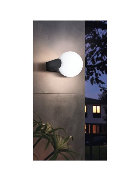 Luminária de parede para exterior RUBIO, com estrutura em alumínio fundido e esfera branca, E27, IP64