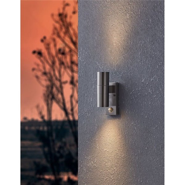Aplique LED satinado RIGA 5, doble luz y sensor de movimiento, 2x2,8W 500Lm 3000K, IP44