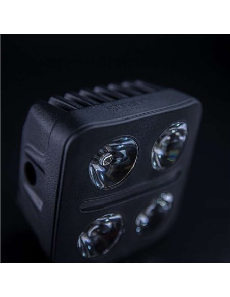 Foco LED de conducción luz blanco y amarillo NUUK D-LINE QUBE 3", 41W 2710Lm, alcance 240m, R10