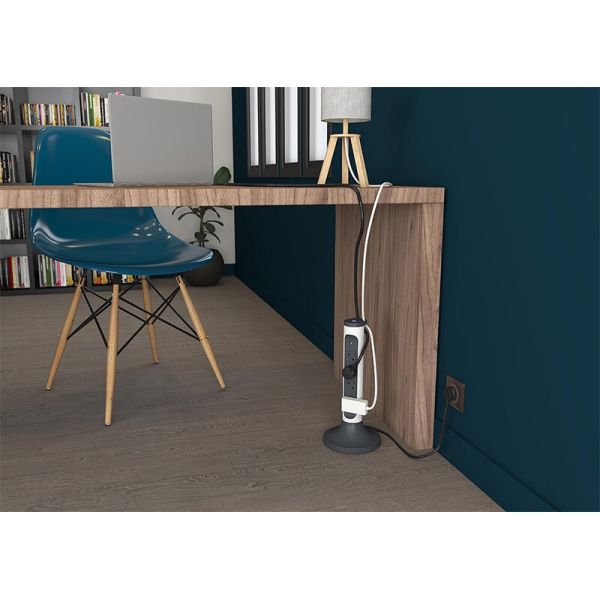 Legrand Base multiple verticale 4 prises rotatives 2P+T avec protection et ON/OFF – Câble 2 m | Blanc et noir