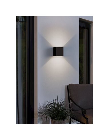 Aplique de pared LED negro CALPINO 3, en forma de cubo 2x2,8W 840Lm 3000K, IP54