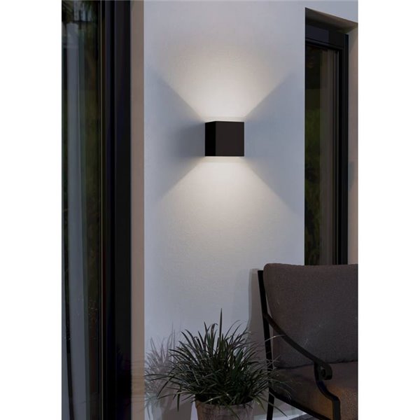 Luminária de parede LED CALPINO 3 preta, em forma de cubo, 2x2,8W, 840Lm, 3000K, IP54