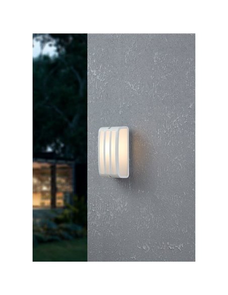 Luminária de parede retangular branca para exterior CAMARDA com luz frontal, superior e inferior, E27, IP54