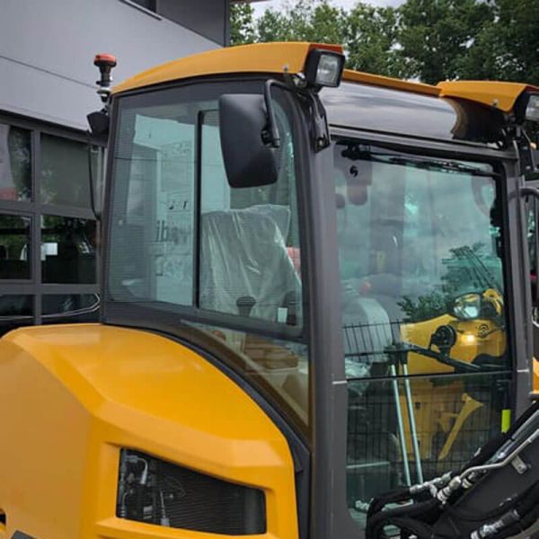 Mini LED Rotativo Âmbar 12–24V Perfil Baixo Instalado – com Poste DIN Ø86x97mm