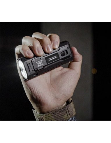 Linterna LED táctica EDC37 8000Lm OLED USB-C IP54 420m alcance con LUMIN SHIELD™