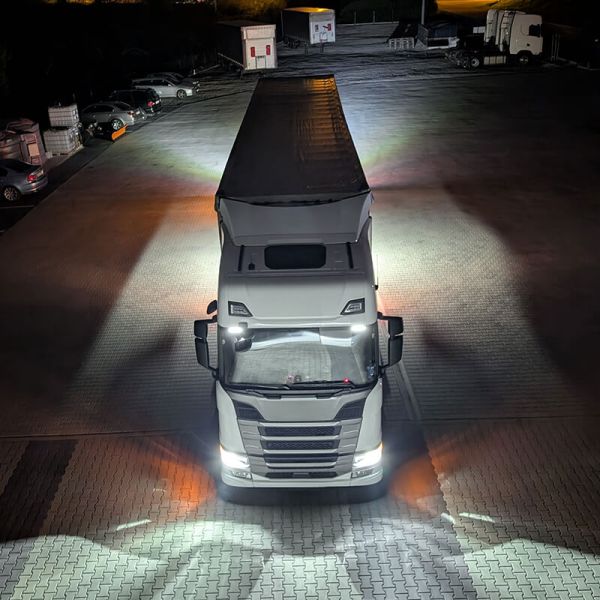 Barre de manœuvre LED pour camion CRP1 12 V/24 V 2 200 lm IP67/IP69K homologuée R148