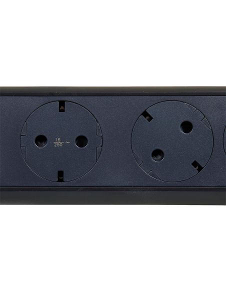 Detalle Base Múltiple Legrand 5 Tomas 2P+T Fija y Giratoria con Interruptor 1,5m Negra