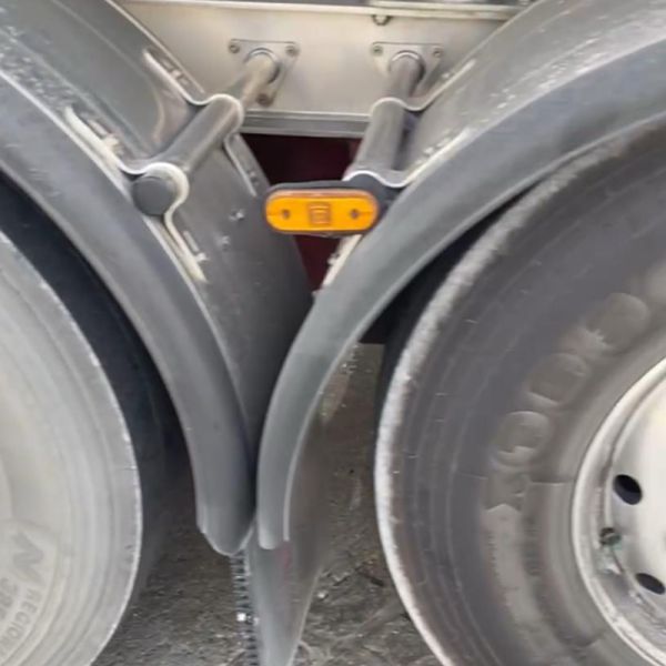 Luz de Gálibo LED Lateral 24V con Adaptador para Guardabarros 1000mm Click-in | Válida para Trailer Farcinox, Granalu, Ros Roca