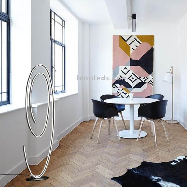 Luminária de chão LED CIOLA preta de 62 W com ajuste de intensidade e aquecimento e pedal