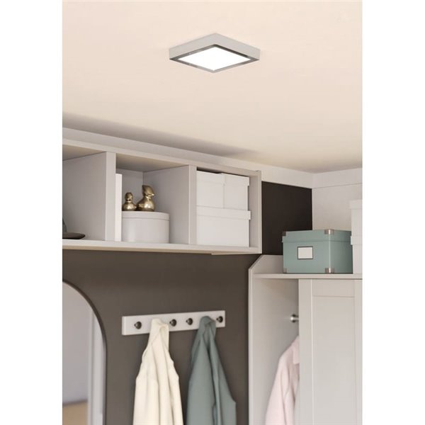 Plafón LED de superficie FUEVA 6 para baño, cromo 150×150mm, 6,3W 720Lm, CCT (2700K-4000K-6500K), IP44