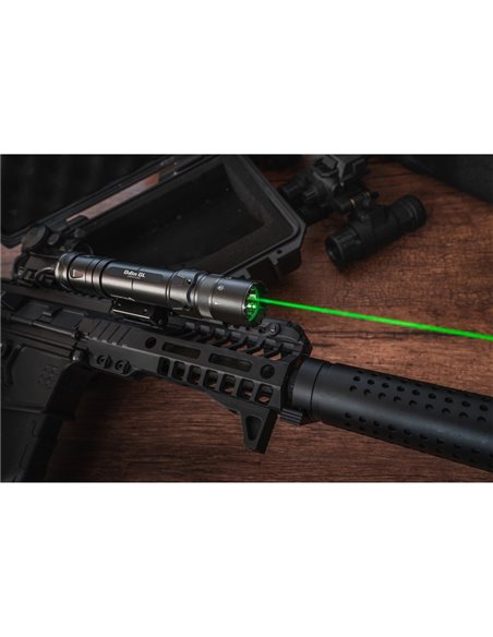 Linterna táctica para arma ODIN GL 1500Lm con láser verde, 215m alcance, IPX4 y Montura Picatinny