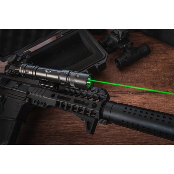 Linterna táctica para arma ODIN GL 1500Lm con láser verde, 215m alcance, IPX4 y Montura Picatinny