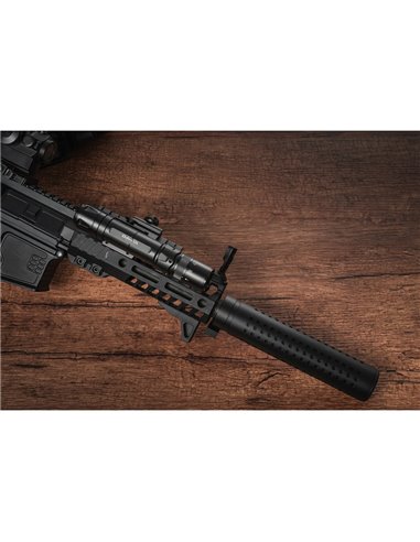 Linterna táctica para arma ODIN GL 1500Lm con láser verde, 215m alcance, IPX4 y Montura Picatinny