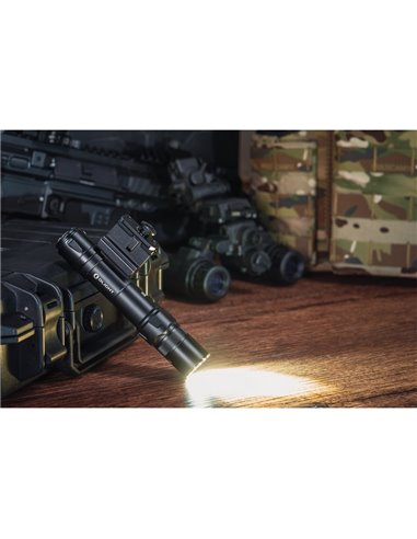 Linterna táctica para arma ODIN GL 1500Lm con láser verde, 215m alcance, IPX4 y Montura Picatinny