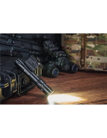 Linterna táctica para arma ODIN GL 1500Lm con láser verde, 215m alcance, IPX4 y Montura Picatinny