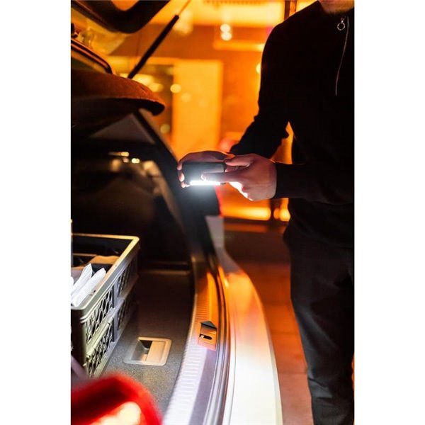 Luz de maletero LED recargable LEDambient® Trunk Light, 6000K con imán, sensor y USB-C