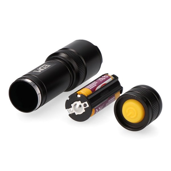 Linterna LED táctica Black Grip de aluminio 150Lm con zoom 3xAAA incluidas