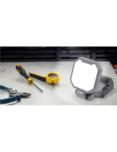 Luz de trabalho LED de 20 W e 2.000 Lm, 3 posições, com gancho e alça, IP44